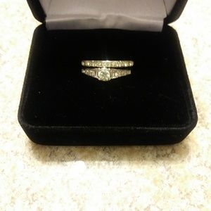 Silvertone bridal set. Size 6